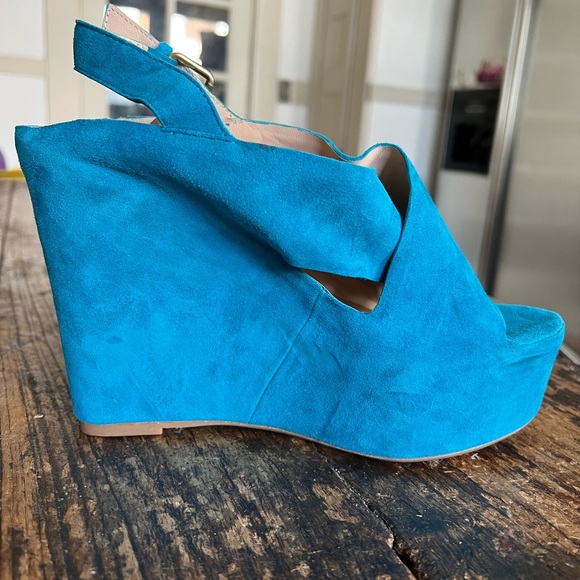 DOLCE VITA Blue Suede 5 inch Platform Wedge Sandals Brand New Summer 9.5 - Picture 1 of 4